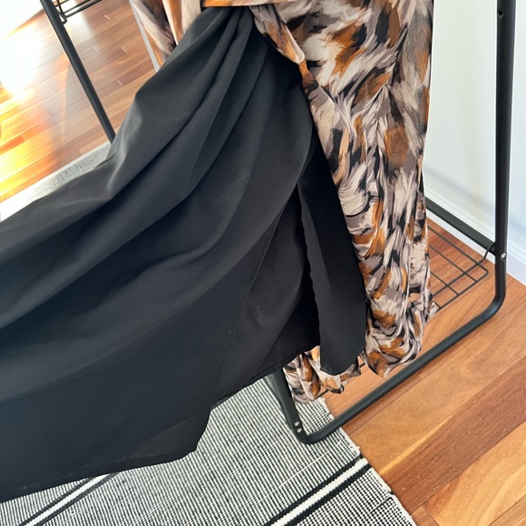 Steve Madden Allegra Flutter Sleeve Midi Dress - Picture 7 of 12